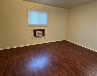 7909 Dungan Road - Photo Thumbnail 5
