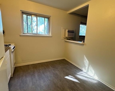 7909 Dungan Road - Photo Thumbnail 2
