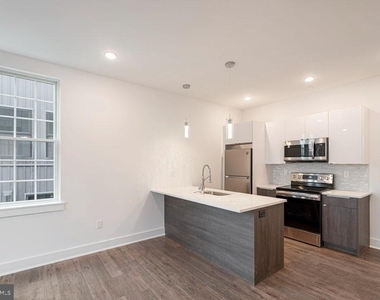 2623 Christian Street - Photo Thumbnail 2