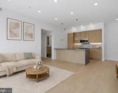 1440 N Front Street - Photo Thumbnail 7