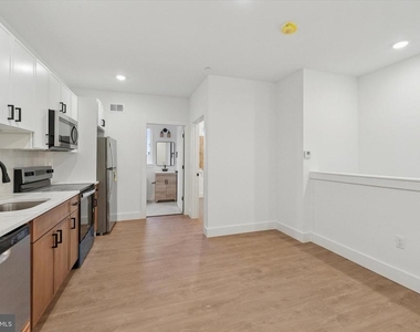 2520 N Front St - Photo Thumbnail 1