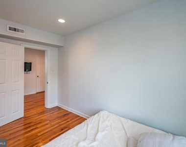 1116 Pine Street - Photo Thumbnail 8