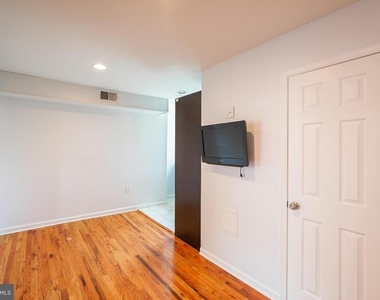 1116 Pine Street - Photo Thumbnail 2