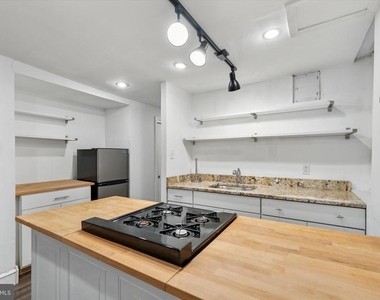 240 S 13th Street - Photo Thumbnail 4