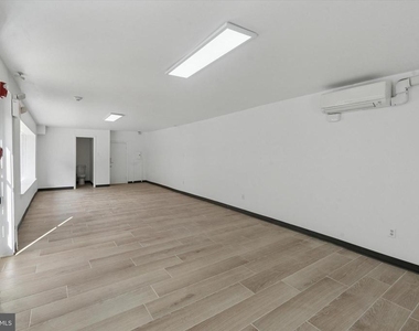 1538 Pine Street - Photo Thumbnail 4
