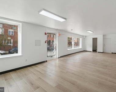 1538 Pine Street - Photo Thumbnail 3