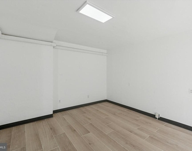 1538 Pine Street - Photo Thumbnail 8