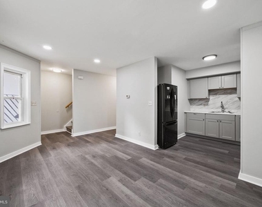 1221 Kater Street - Photo Thumbnail 2