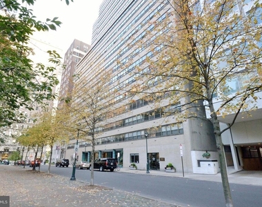 1806 Rittenhouse Square - Photo Thumbnail 12