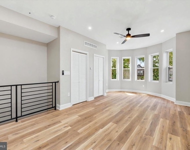 5853 Cedar Avenue - Photo Thumbnail 3