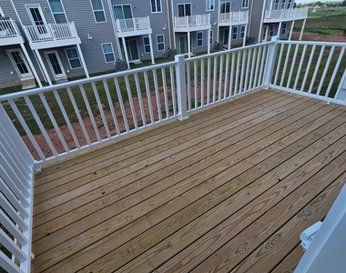 4 Turf Court - Photo Thumbnail 10