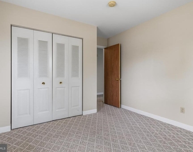 429 Edgemont Avenue - Photo Thumbnail 8