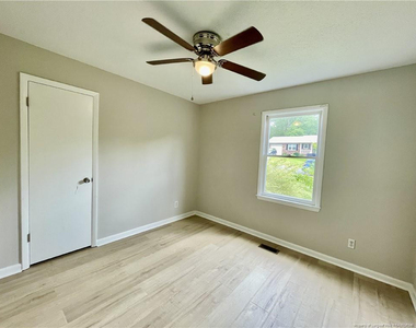 6732 Vaughn Road - Photo Thumbnail 12