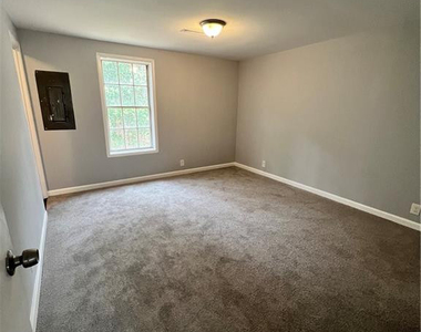 622 Dashland Drive - Photo Thumbnail 5