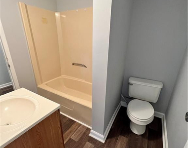 622 Dashland Drive - Photo Thumbnail 4