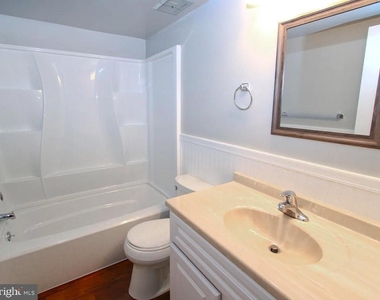 414 Drummers Lane - Photo Thumbnail 6