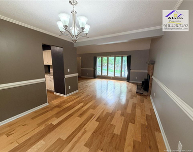 5004 Cardinal Circle - Photo Thumbnail 3