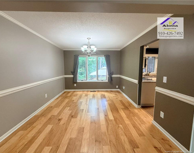 5004 Cardinal Circle - Photo Thumbnail 4