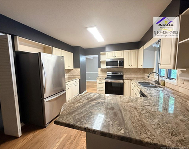 5004 Cardinal Circle - Photo Thumbnail 7
