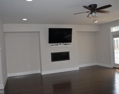 847 Stonecliffe Road - Photo Thumbnail 3