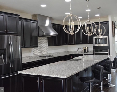 847 Stonecliffe Road - Photo Thumbnail 15