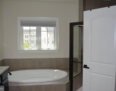 847 Stonecliffe Road - Photo Thumbnail 6