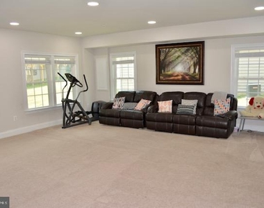 847 Stonecliffe Road - Photo Thumbnail 12
