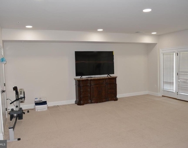 847 Stonecliffe Road - Photo Thumbnail 11