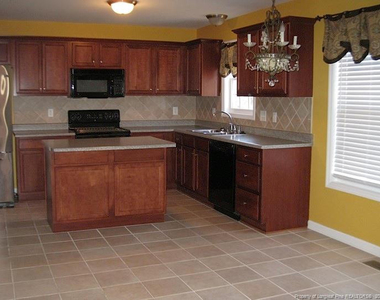 91 Union Circle - Photo Thumbnail 2