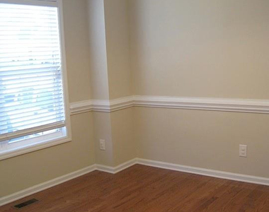 91 Union Circle - Photo Thumbnail 1