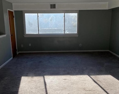 520 Bristol Pike - Photo Thumbnail 4