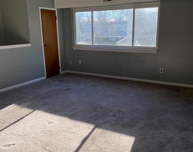 520 Bristol Pike - Photo Thumbnail 3
