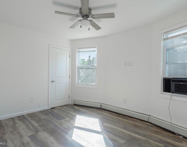 233 Park Lane - Photo Thumbnail 15