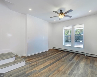 233 Park Lane - Photo Thumbnail 5