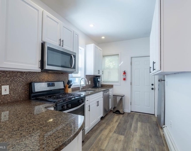 233 Park Lane - Photo Thumbnail 8