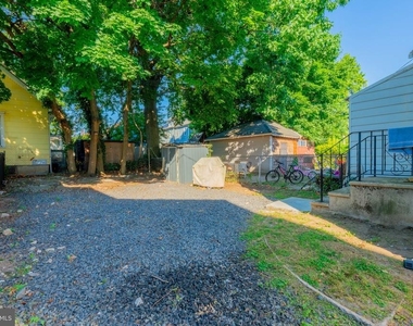233 Park Lane - Photo Thumbnail 18