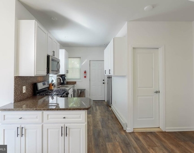 233 Park Lane - Photo Thumbnail 7