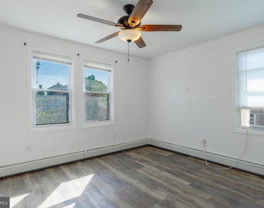 233 Park Lane - Photo Thumbnail 13