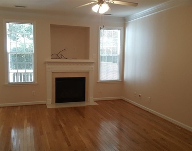 6004 Kohler Lane - Photo Thumbnail 5
