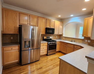 6004 Kohler Lane - Photo Thumbnail 6