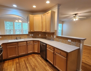 6004 Kohler Lane - Photo Thumbnail 8