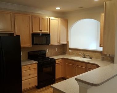 6004 Kohler Lane - Photo Thumbnail 4