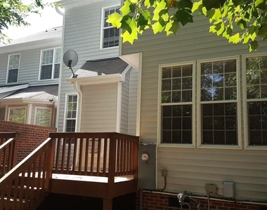 6004 Kohler Lane - Photo Thumbnail 3