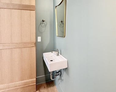 1709 F Street - Photo Thumbnail 14