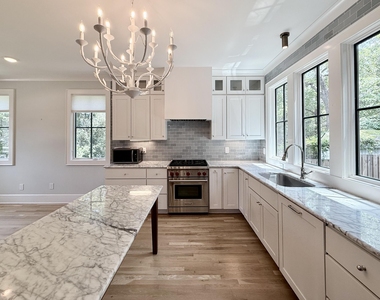 1709 F Street - Photo Thumbnail 8