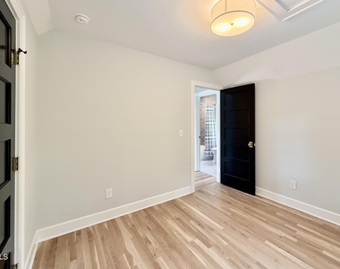 1709 F Street - Photo Thumbnail 30