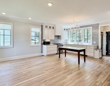 1709 F Street - Photo Thumbnail 3