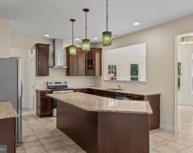 209 Peony Lane - Photo Thumbnail 14