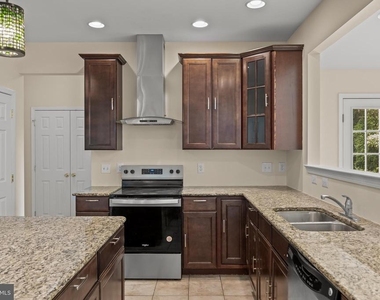 209 Peony Lane - Photo Thumbnail 16