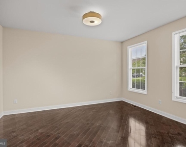 209 Peony Lane - Photo Thumbnail 5